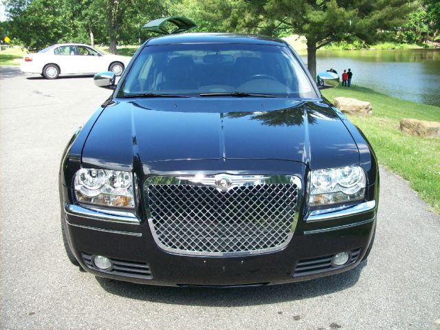 Chrysler 300 SLT 25 Sedan
