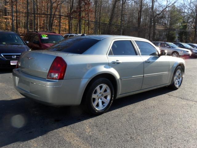 Chrysler 300 2005 photo 3