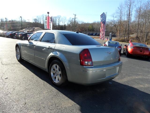 Chrysler 300 2005 photo 5