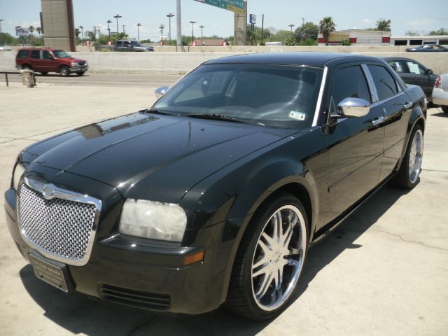 Chrysler 300 2005 photo 11
