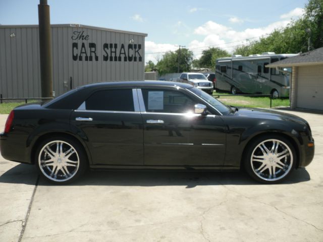 Chrysler 300 2005 photo 12