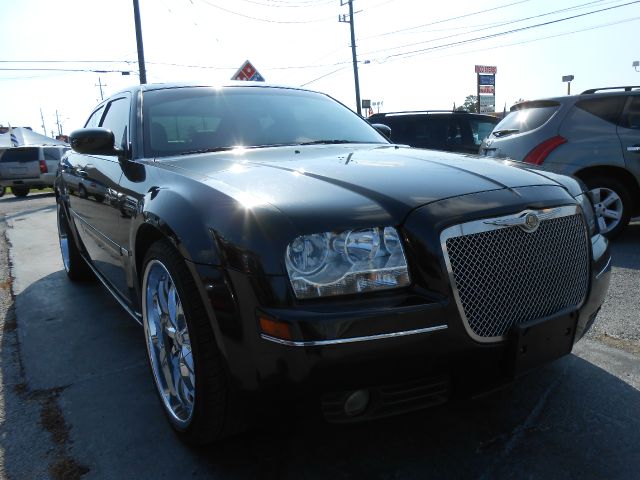 Chrysler 300 2005 photo 1