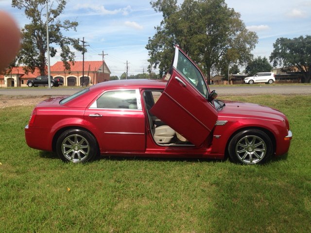 Chrysler 300 2005 photo 2