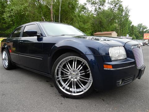 Chrysler 300 2005 photo 2