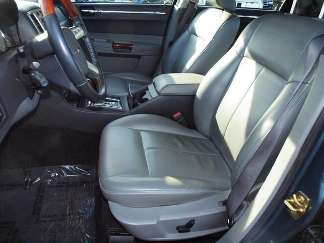 Chrysler 300 2005 photo 1