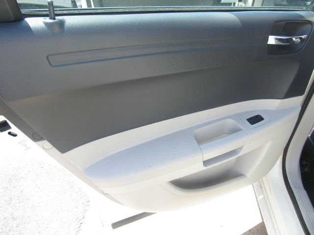 Chrysler 300 2005 photo 14
