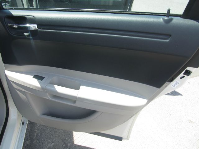 Chrysler 300 2005 photo 20