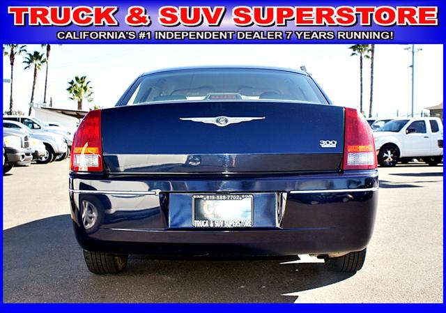 Chrysler 300 2005 photo 4