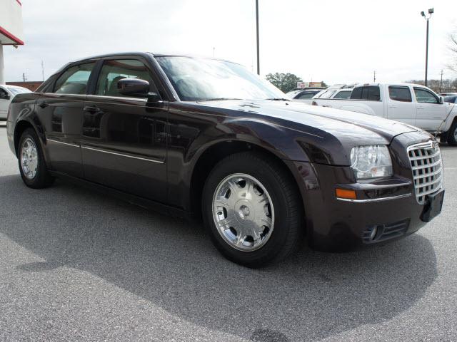 Chrysler 300 2005 photo 3