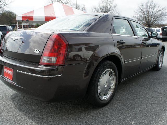 Chrysler 300 2005 photo 5