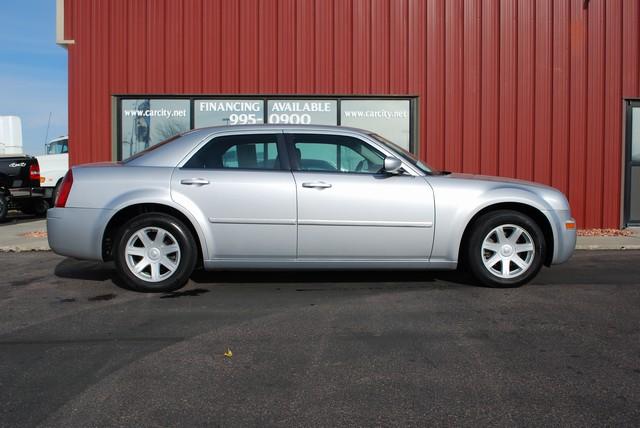 Chrysler 300 Crew Cab 10 Contractor Body L Sedan