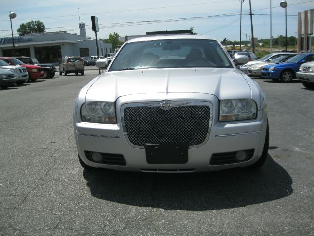 Chrysler 300 2005 photo 14