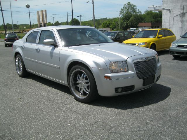 Chrysler 300 2005 photo 4