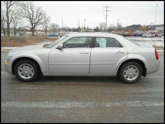Chrysler 300 2005 photo 3