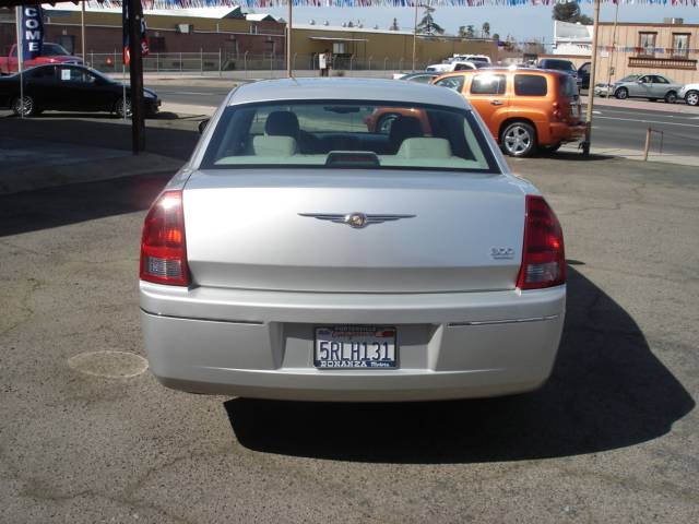 Chrysler 300 2005 photo 4