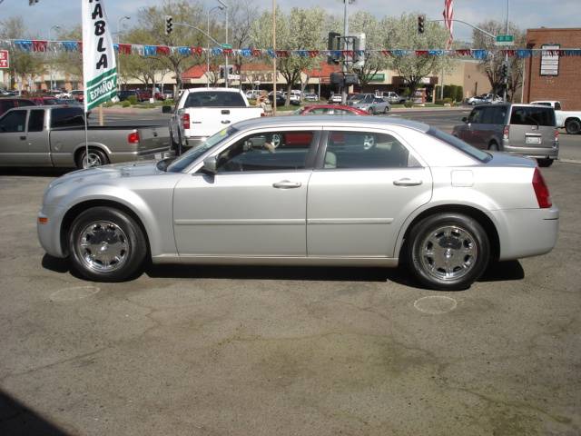Chrysler 300 2005 photo 5