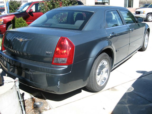 Chrysler 300 2005 photo 3