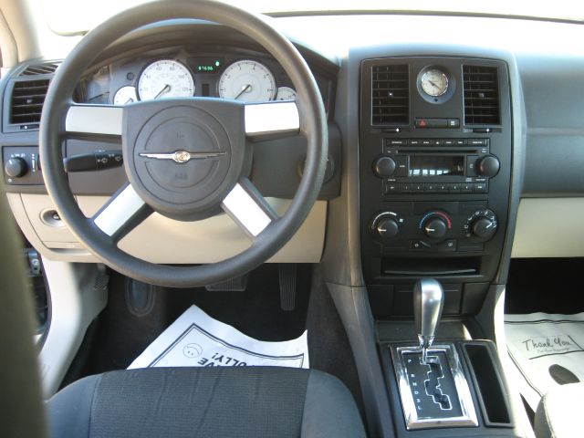 Chrysler 300 2005 photo 5