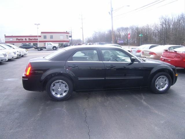 Chrysler 300 2005 photo 4