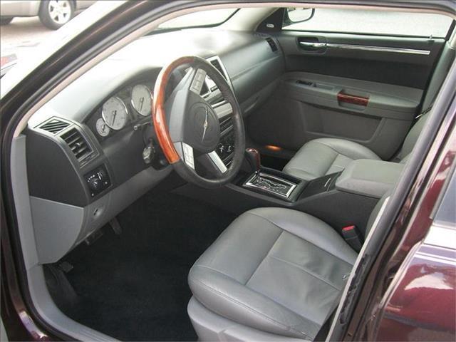 Chrysler 300 2005 photo 3