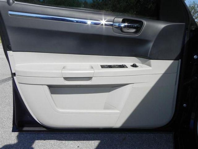 Chrysler 300 2005 photo 4