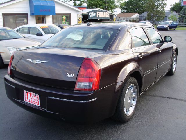 Chrysler 300 2005 photo 17