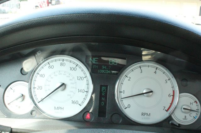 Chrysler 300 2005 photo 14