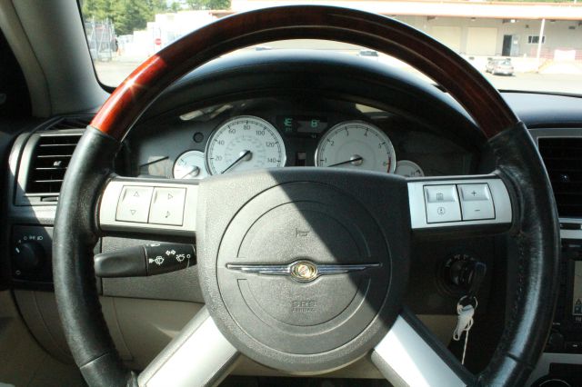 Chrysler 300 2005 photo 15