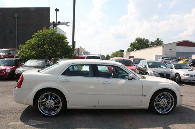 Chrysler 300 2005 photo 26