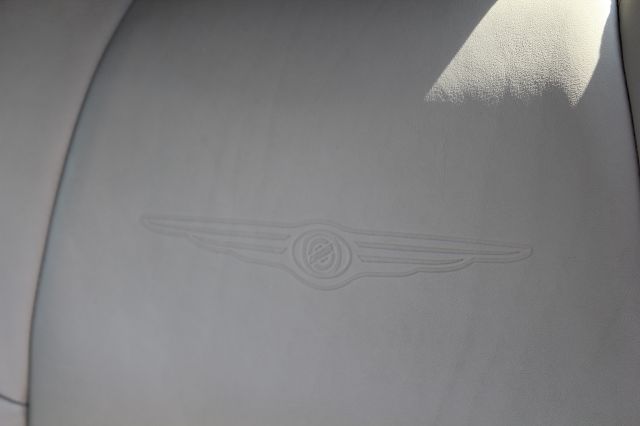 Chrysler 300 2005 photo 7