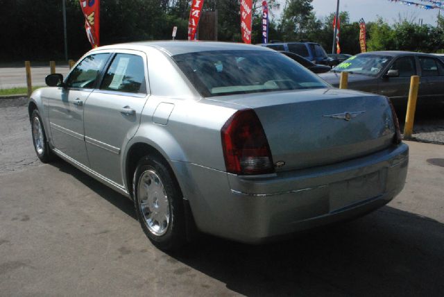 Chrysler 300 2005 photo 15