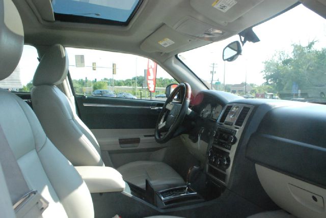 Chrysler 300 2005 photo 8