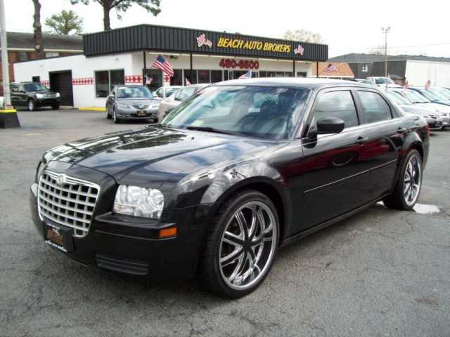 Chrysler 300 Base Unspecified