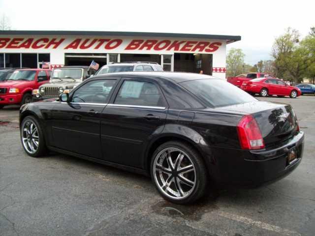 Chrysler 300 2005 photo 1