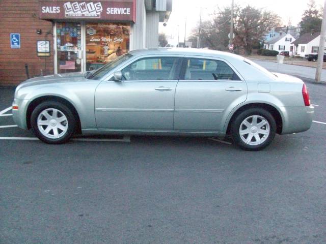 Chrysler 300 2005 photo 1