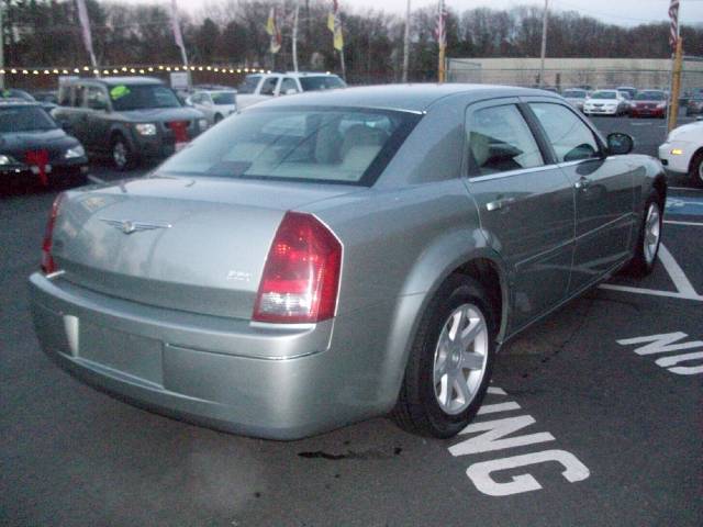 Chrysler 300 2005 photo 4