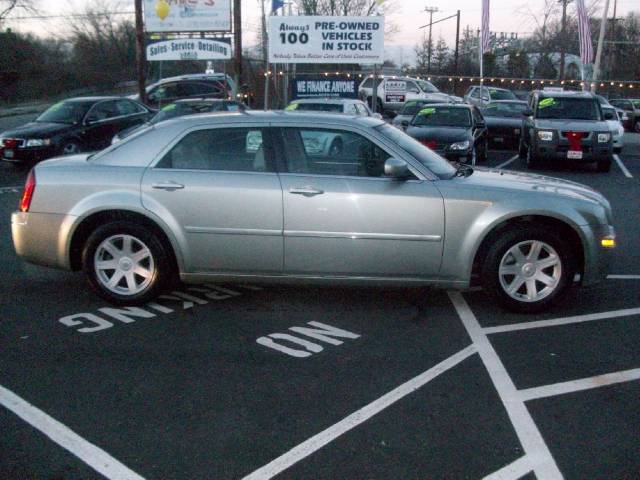 Chrysler 300 2005 photo 5