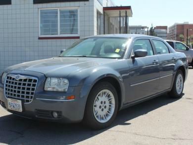 Chrysler 300 2005 photo 2
