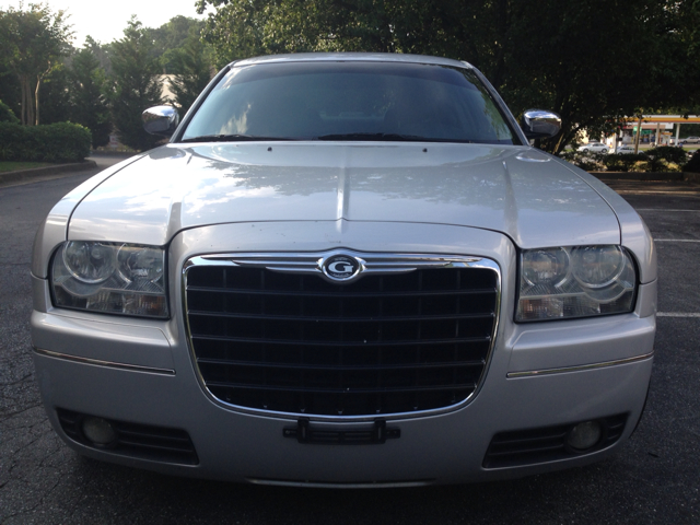 Chrysler 300 2005 photo 2