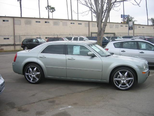 Chrysler 300 2005 photo 3