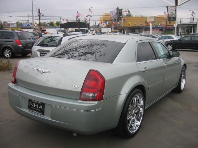 Chrysler 300 2005 photo 4