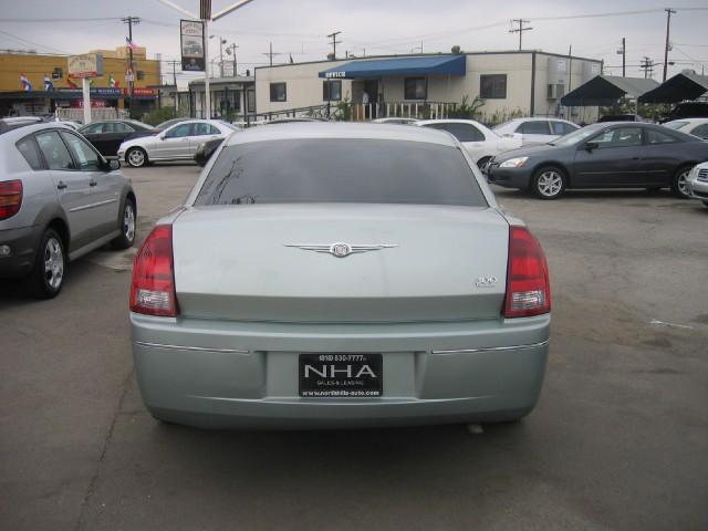 Chrysler 300 2005 photo 5