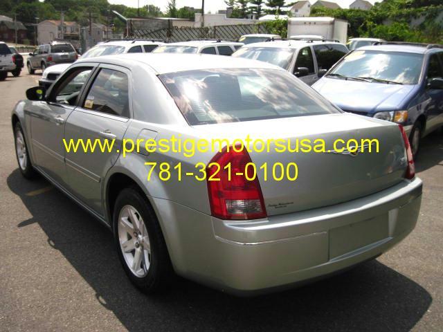 Chrysler 300 2005 photo 3