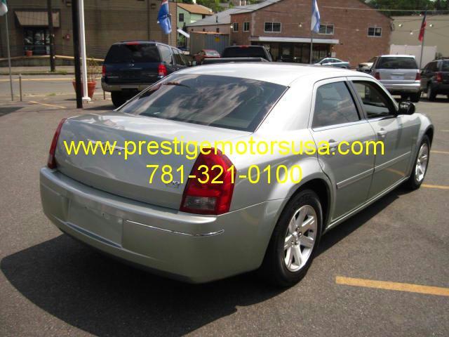 Chrysler 300 2005 photo 4