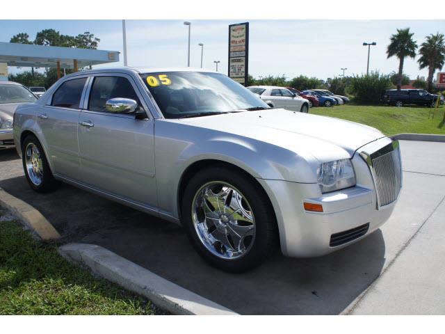 Chrysler 300 2005 photo 4