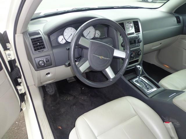 Chrysler 300 2005 photo 1