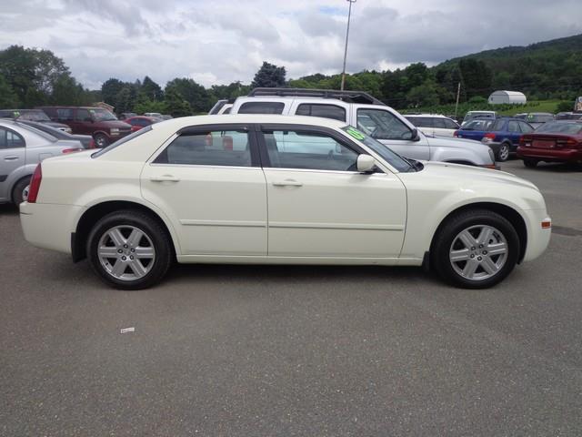 Chrysler 300 2005 photo 4