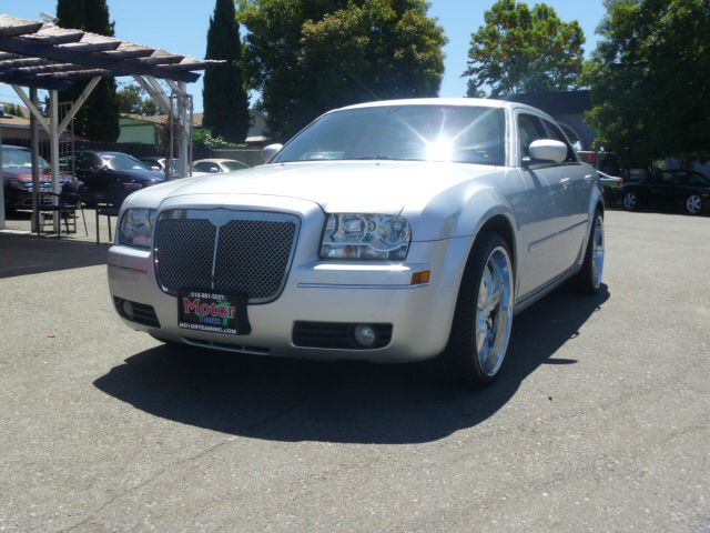 Chrysler 300 2005 photo 1