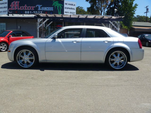 Chrysler 300 2005 photo 4