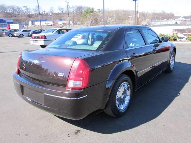 Chrysler 300 2005 photo 3